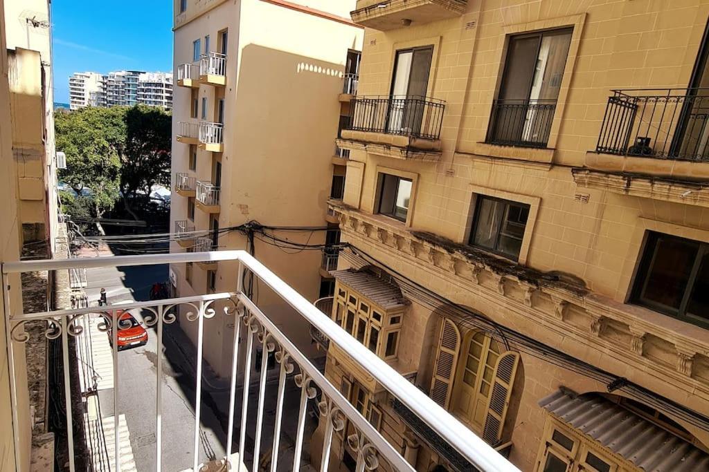 Appartement Cozy Inside.City & Beach Outside à Sliema Extérieur photo